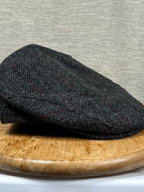 Mucros Trinity Tweed Wool Herringbone Gray Red Check Newsboy Flat Cap Hat Mens L